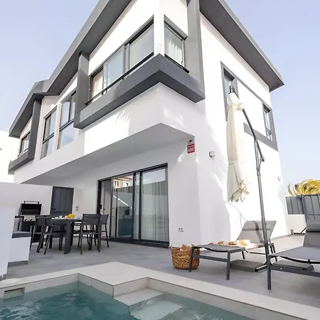 Villa Divela, Ocean View, Private & Heated Pool *