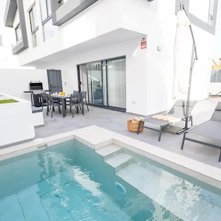 빌라 Divela, Ocean View, Private & Heated Pool *