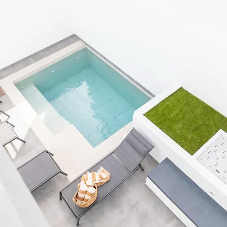 Divela, Ocean View, Private & Heated Pool