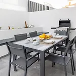 Divela, Ocean View, Private & Heated Pool *