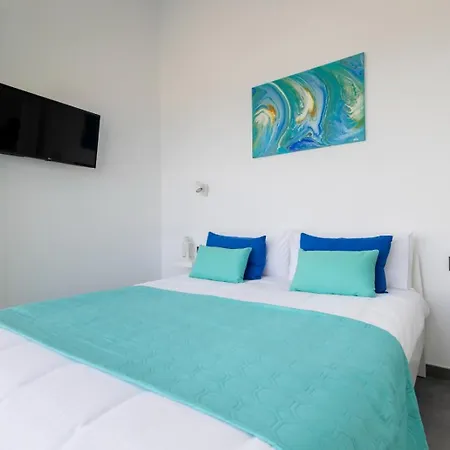 Divela, Ocean View, Private & Heated Pool