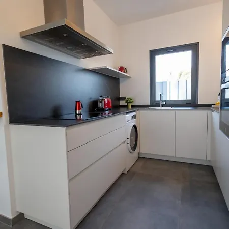 Divela, Ocean View, Private & Heated Pool Villa *